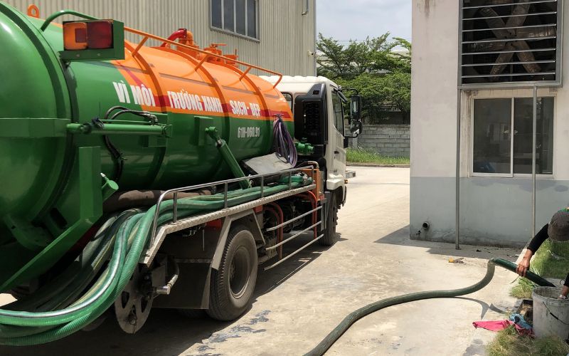 Dịch vụ hút hầm cầu Thủ Đức giá tốt, xử lý nhanh gọn 6 hut ham cau thu duc 1