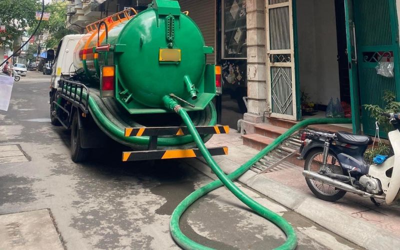 Dịch vụ hút bể phốt tại Hà Nội chuyên nghiệp, giá tốt 6 hut be phot tai ha noi 1 1