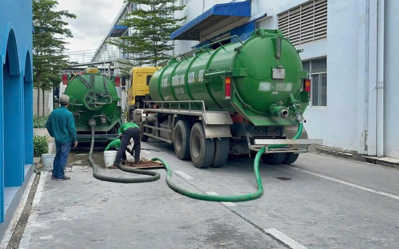 Dịch vụ hút hầm cầu Quận 9 thi công nhanh, gọn gàng 6 hut ham cau quan 9 1 1