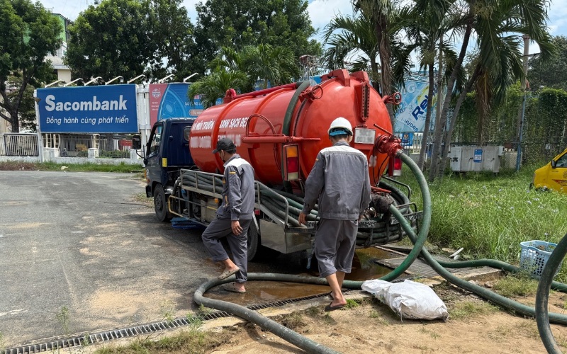 Dịch vụ hút hầm cầu Quận 9 thi công nhanh, gọn gàng 7 hut ham cau quan 9 2 1