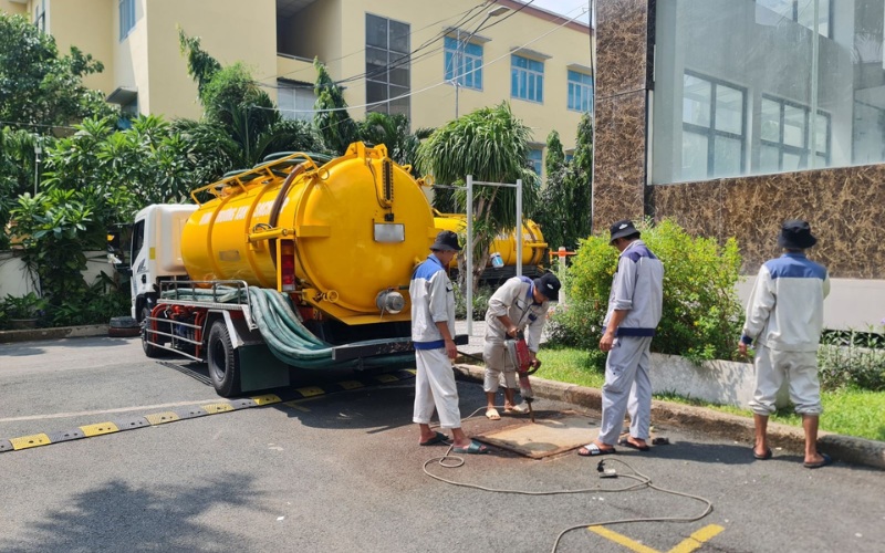 Dịch vụ hút hầm cầu Huyện Củ Chi giá rẻ, tiếp cận nhanh 8 hut ham cau quan huyen cu chi 3