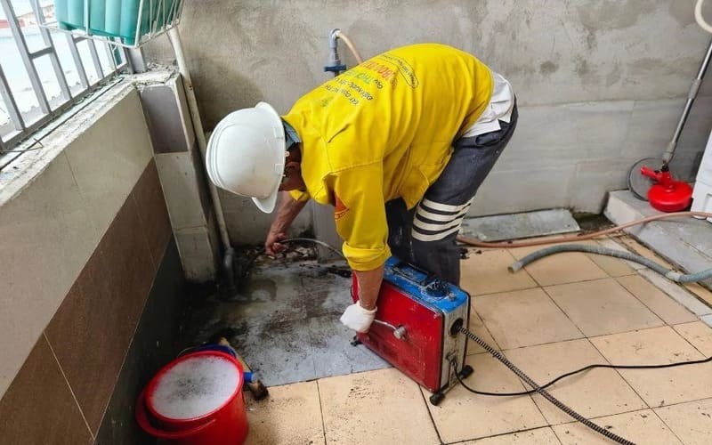 thong-cong-nghet-phuong-trung-my-tay