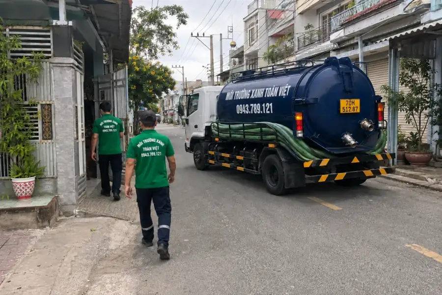 Xe bồn đỗ trên tuyến dân cư