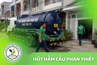 Xe bồn và nhân viên trên ảnh bìa dịch vụ hút hầm cầu Phan Thiết