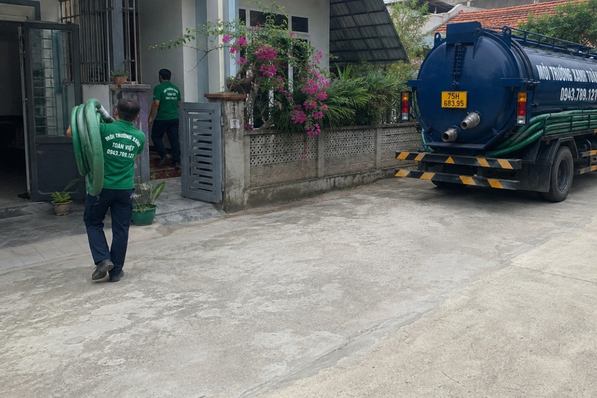 Hút Hầm Cầu Quảng Điền 24/7, Cân theo m³ | Xanh Toàn Việt 7 Xe hút hầm cầu Môi Trường Xanh Toàn Việt tại Huế