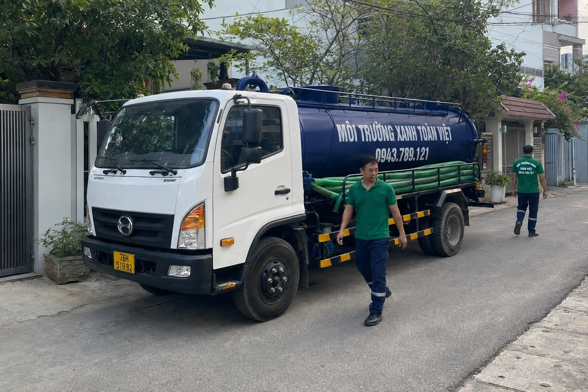 Hút Hầm Cầu Quảng Ngãi: Xem Đường Vào Rồi Mới Điều Xe 15 Xe hút hầm cầu trên đường vào khu dân cư tại Quảng Ngãi